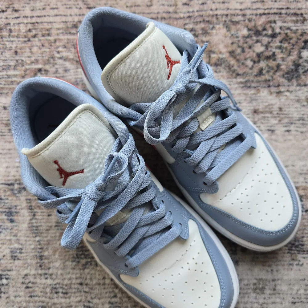 Womens Nike Air Jordan 1 Low 'Blue Whisper Dune Red' - Picture 2 of 4